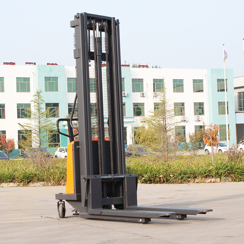 इलेक्ट्रिक स्टेकर