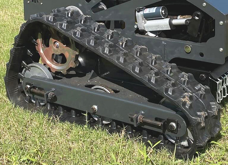 क्रॉलर घास काटने की मशीन