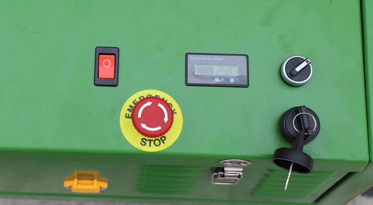 रिमोट कंट्रोल ब्रश कटर