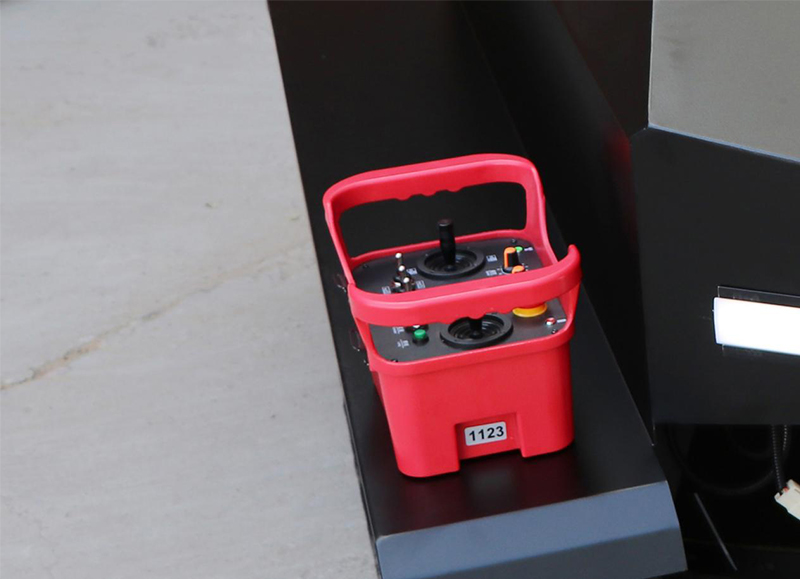 बहुउद्देशीय लॉन घास काटने की मशीन.jpg