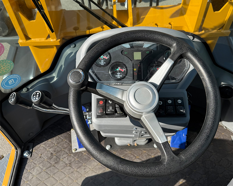 कुशल लोडर.jpg