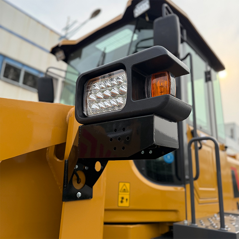 बिक्री के लिए कॉम्पैक्ट व्हील लोडर