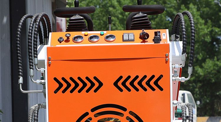 सबसे बड़ा स्किड स्टीयर