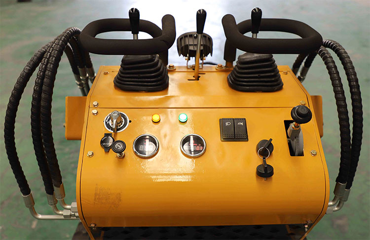 बिक्री के लिए मिनी स्किड स्टीयर लोडर