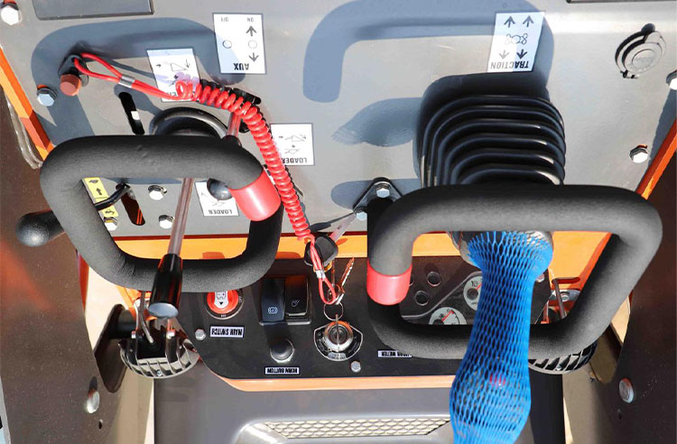 स्किड स्टीयर लोडर नीलामी स्किड स्टीयर लोडर नीलामी